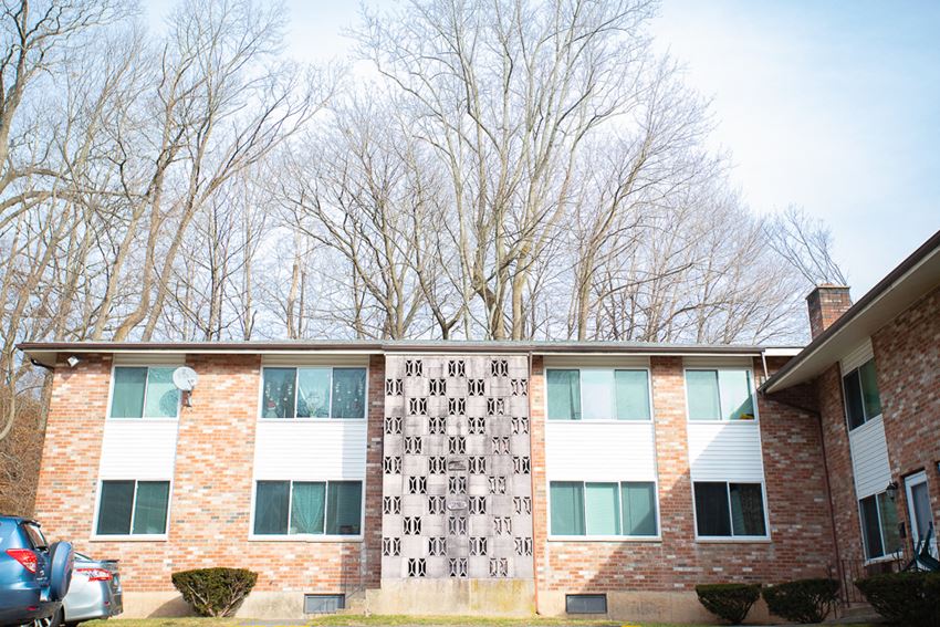 Brookside Gardens Apartments, 737 West Main Street, Meriden, CT RentCafe